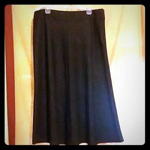 SOFTLY SWAYING SKIRT